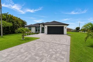 824 SW 15th ST, Cape Coral, FL 33991
