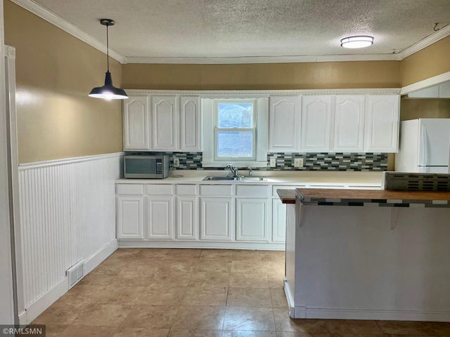 704 Mulberry Street W, Stillwater, MN 55082