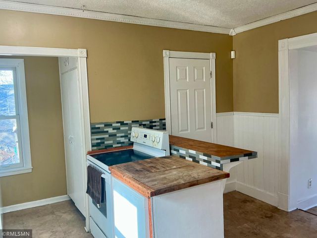 704 Mulberry Street W, Stillwater, MN 55082