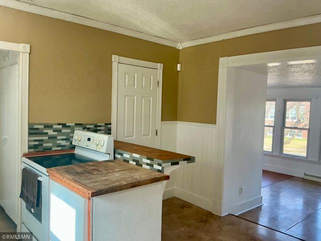 704 Mulberry Street W, Stillwater, MN 55082