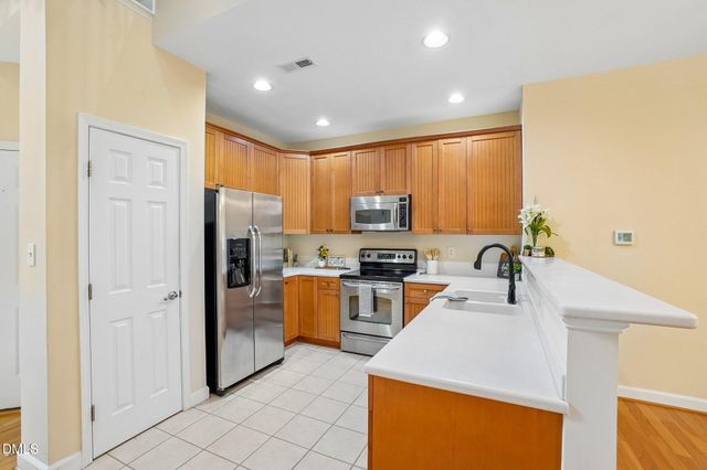 807 Swan Neck Lane, Raleigh, NC 27615