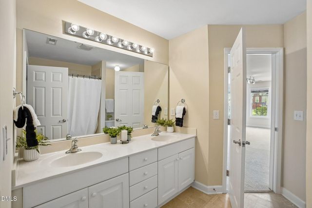 807 Swan Neck Lane, Raleigh, NC 27615