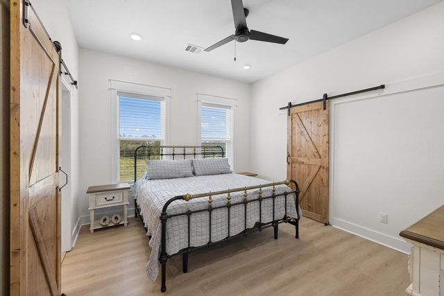 1371 Private Road 2051, Giddings, TX 78942