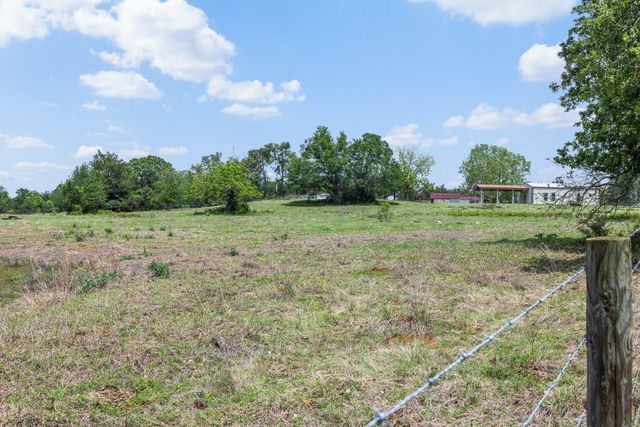 1371 Private Road 2051, Giddings, TX 78942