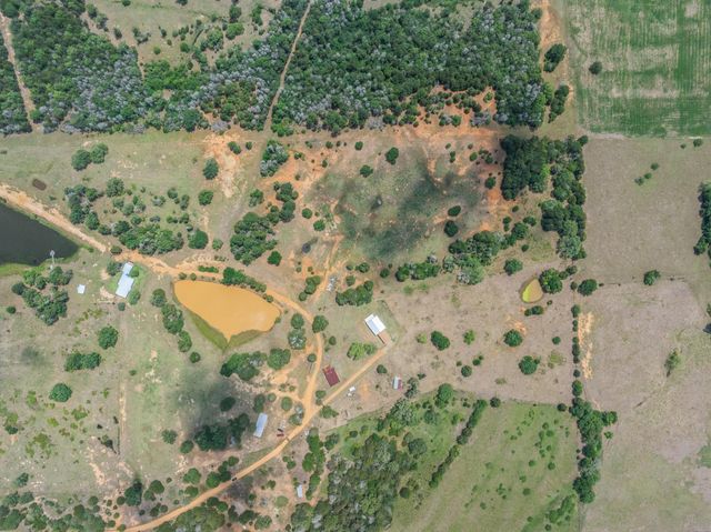 1371 Private Road 2051, Giddings, TX 78942