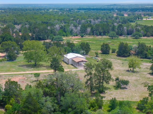 1371 Private Road 2051, Giddings, TX 78942