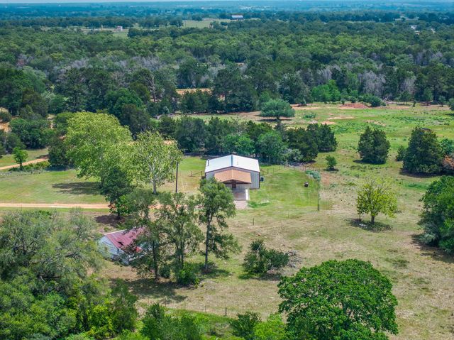 1371 Private Road 2051, Giddings, TX 78942