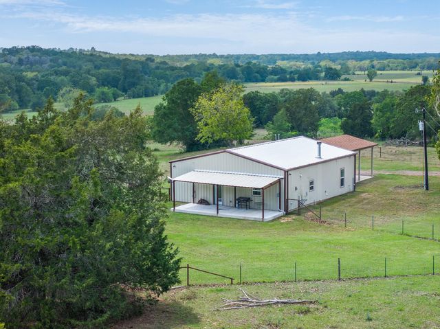 1371 Private Road 2051, Giddings, TX 78942