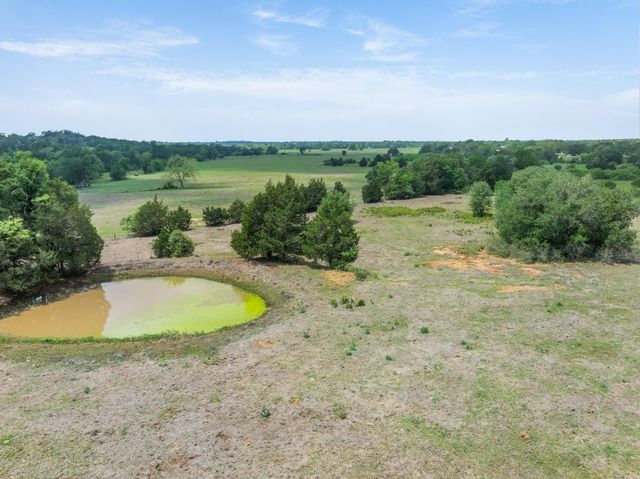 1371 Private Road 2051, Giddings, TX 78942