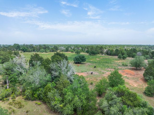 1371 Private Road 2051, Giddings, TX 78942