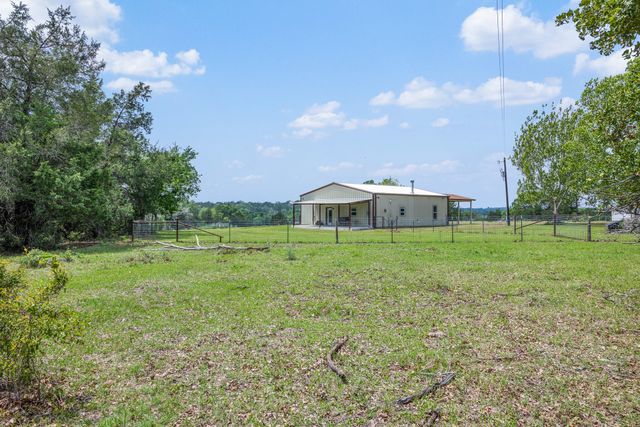 1371 Private Road 2051, Giddings, TX 78942