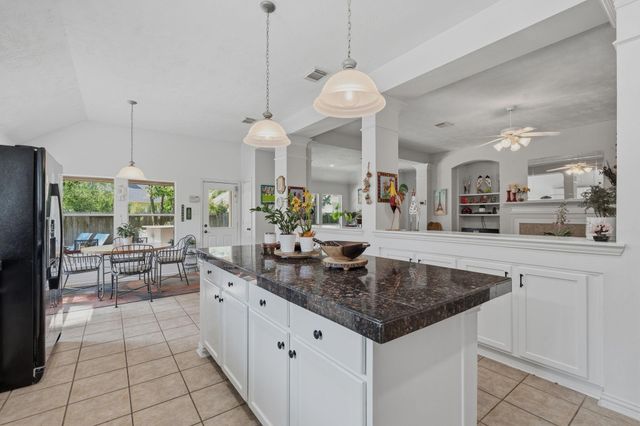 2 Camborn Place, The Woodlands, TX 77384