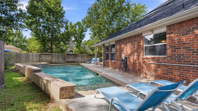 2 Camborn Place, The Woodlands, TX 77384