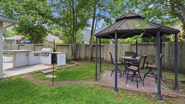 2 Camborn Place, The Woodlands, TX 77384