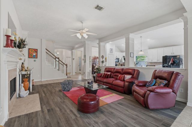 2 Camborn Place, The Woodlands, TX 77384