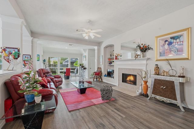 2 Camborn Place, The Woodlands, TX 77384