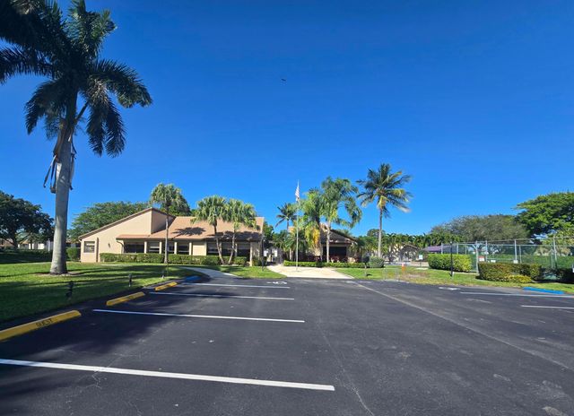 8462 Boca Glades Boulevard E, Boca Raton, FL 33434