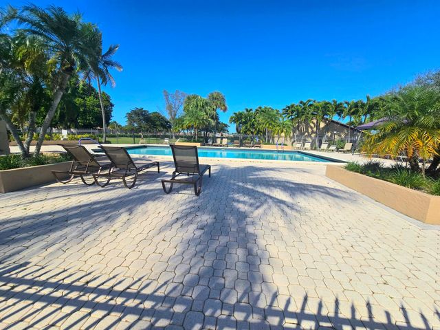 8462 Boca Glades Boulevard E, Boca Raton, FL 33434