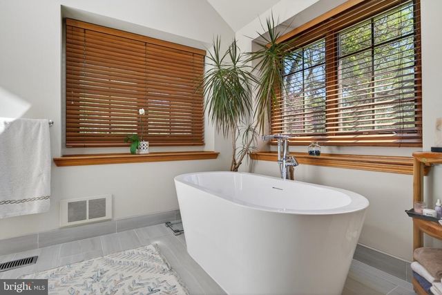 1675 WATERGLEN DR, West Chester, PA 19382