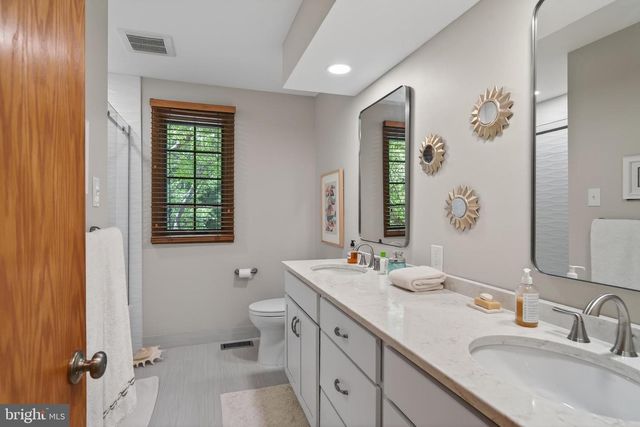 1675 WATERGLEN DR, West Chester, PA 19382