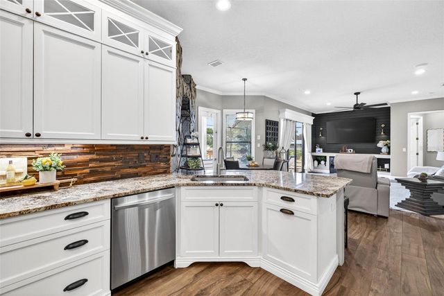 11311 GRANDVIEW DRIVE, Dade City, FL 33525