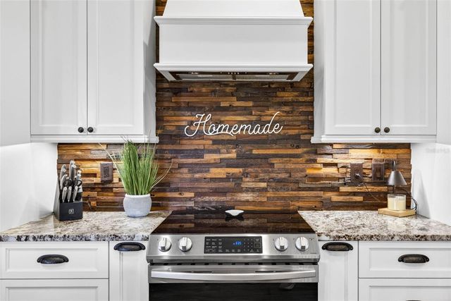 11311 GRANDVIEW DRIVE, Dade City, FL 33525