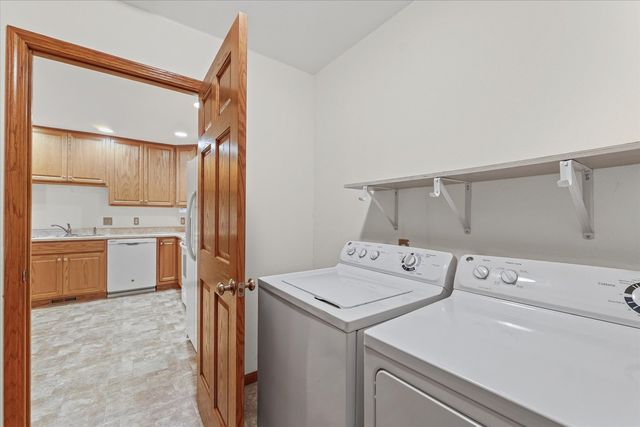 1255 George Rock Drive 1255, Farmer City, IL 61842