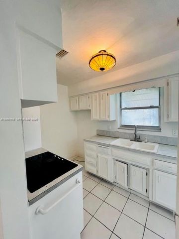 2901 Jackson St 1, Hollywood, FL 33020