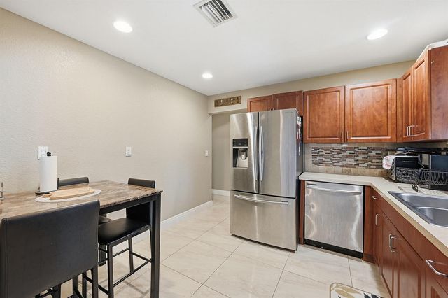 2350 NW 60th Avenue, Sunrise, FL 33313