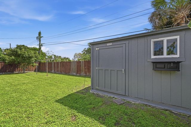 2350 NW 60th Avenue, Sunrise, FL 33313