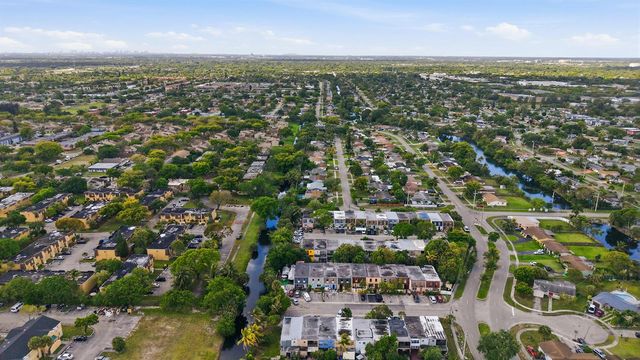 2350 NW 60th Avenue, Sunrise, FL 33313