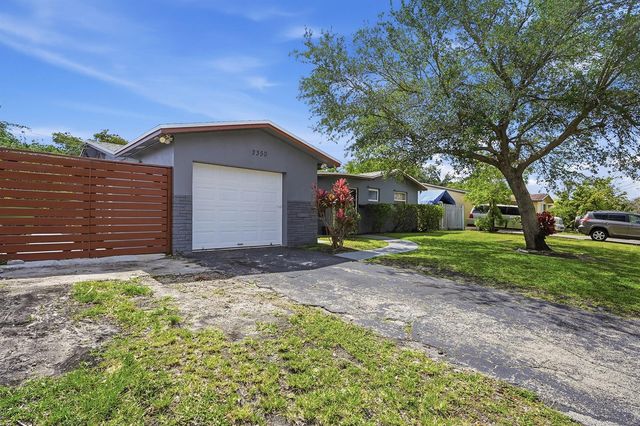 2350 NW 60th Avenue, Sunrise, FL 33313