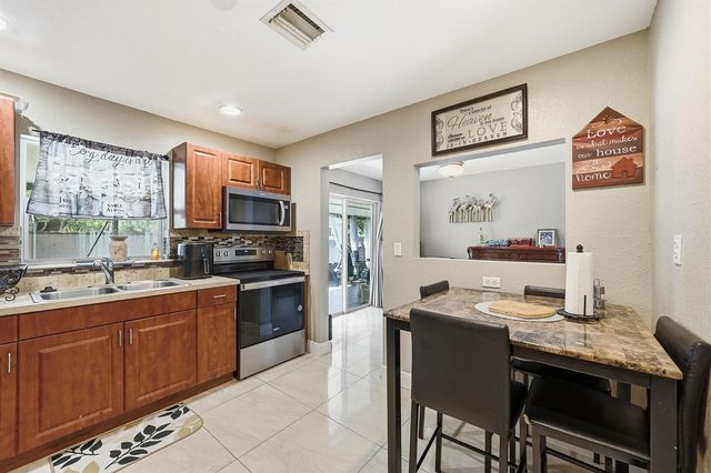2350 NW 60th Avenue, Sunrise, FL 33313
