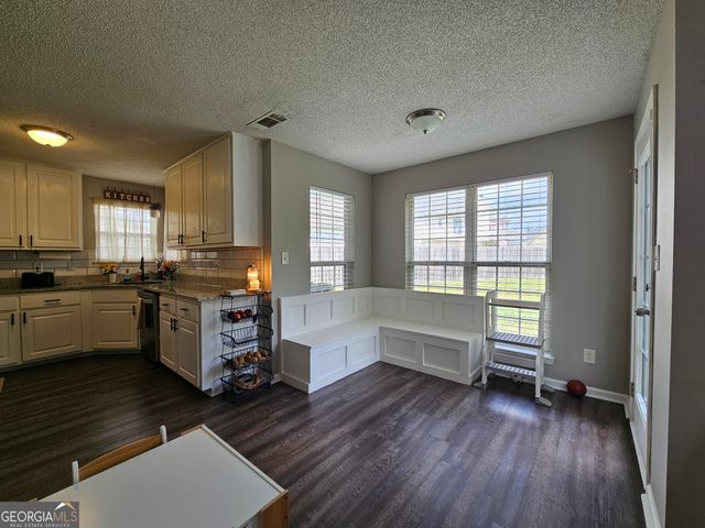 5077 Meadow Trace, Fairburn, GA 30213