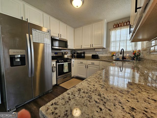 5077 Meadow Trace, Fairburn, GA 30213