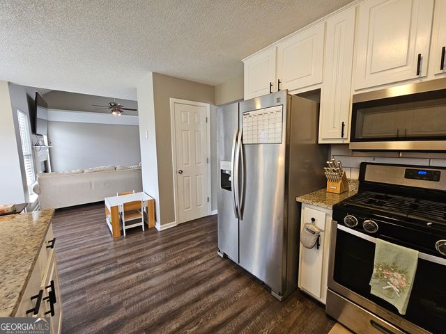 5077 Meadow Trace, Fairburn, GA 30213