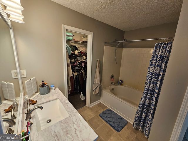 5077 Meadow Trace, Fairburn, GA 30213