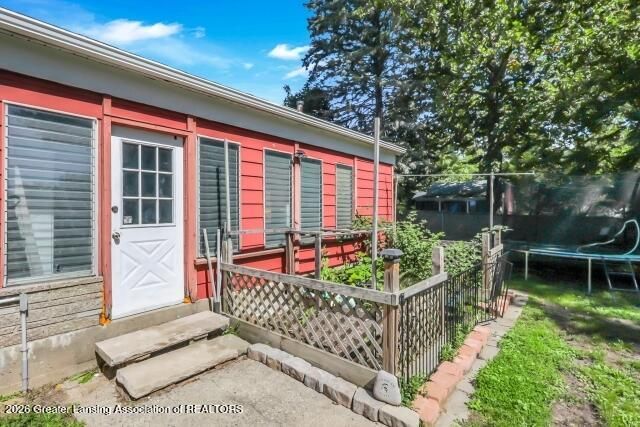 1415 Wilshire Road, Haslett, MI 48840