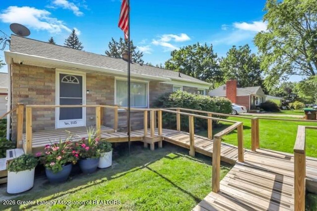 1415 Wilshire Road, Haslett, MI 48840