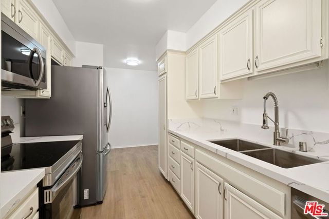 1340 S BEVERLY GLEN Boulevard 303, Los Angeles, CA 90024