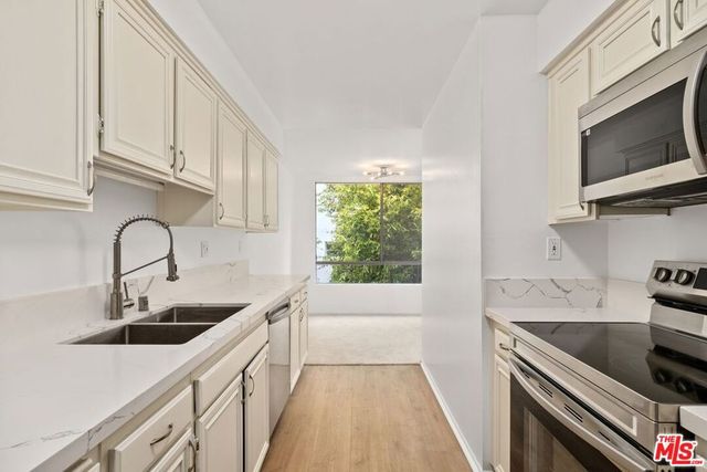 1340 S BEVERLY GLEN Boulevard 303, Los Angeles, CA 90024