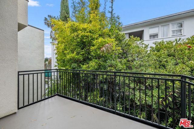 1340 S BEVERLY GLEN Boulevard 303, Los Angeles, CA 90024