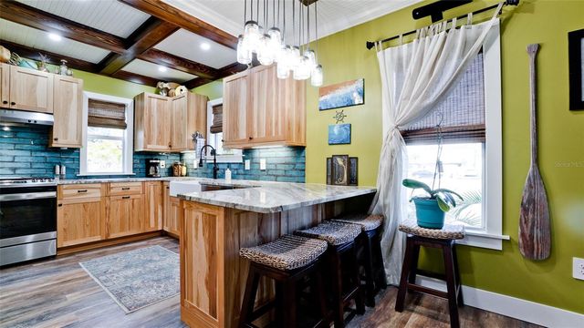 522 37TH STREET W, Bradenton, FL 34205