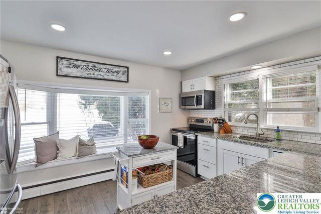 59 Main Street, Stockertown Boro, PA 18040