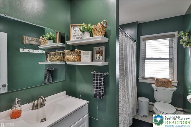 59 Main Street, Stockertown Boro, PA 18040