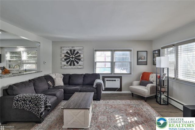 59 Main Street, Stockertown Boro, PA 18040