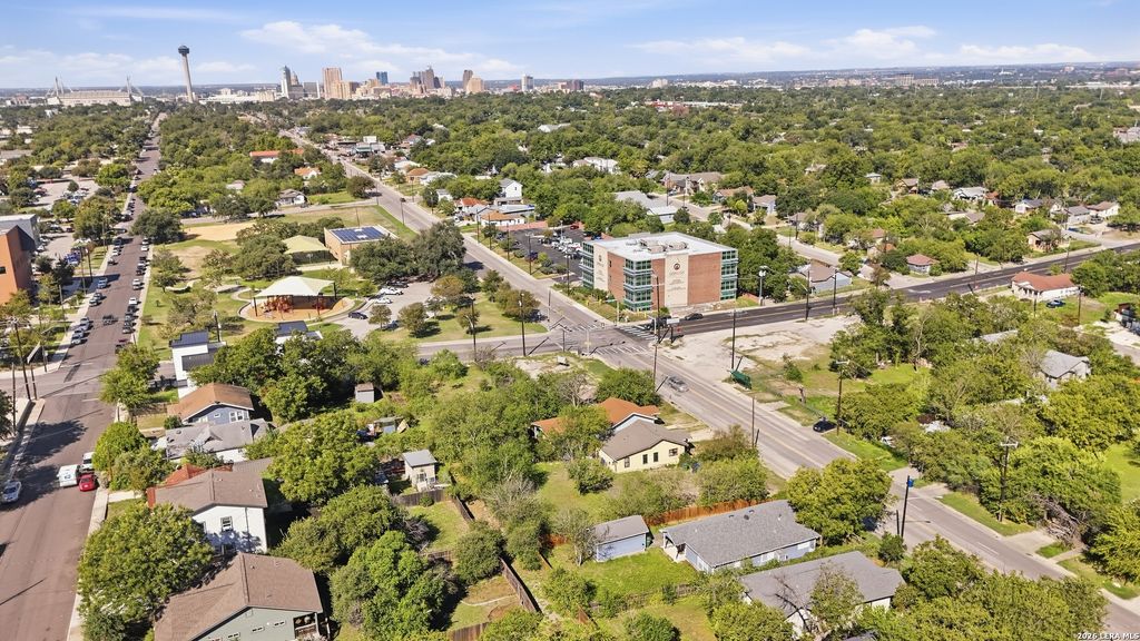 2618 E Commerce St, San Antonio, TX 78203