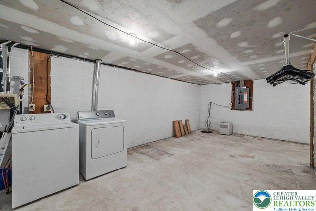 1041 Country Place, Coolbaugh Twp, PA 18466