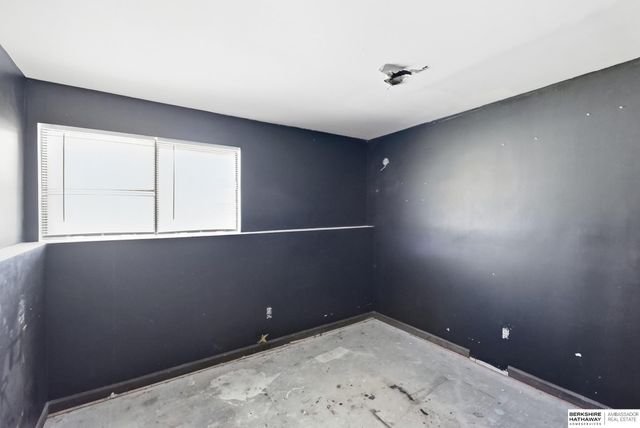 7174 N 78th Court, Omaha, NE 68122
