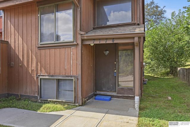 7174 N 78th Court, Omaha, NE 68122